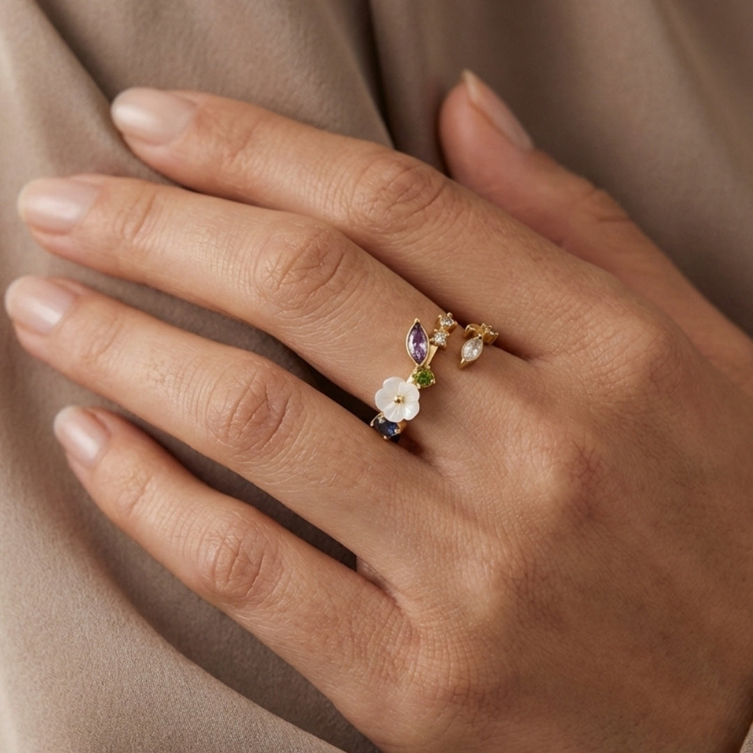 Crystal White Blossom Ring Gold