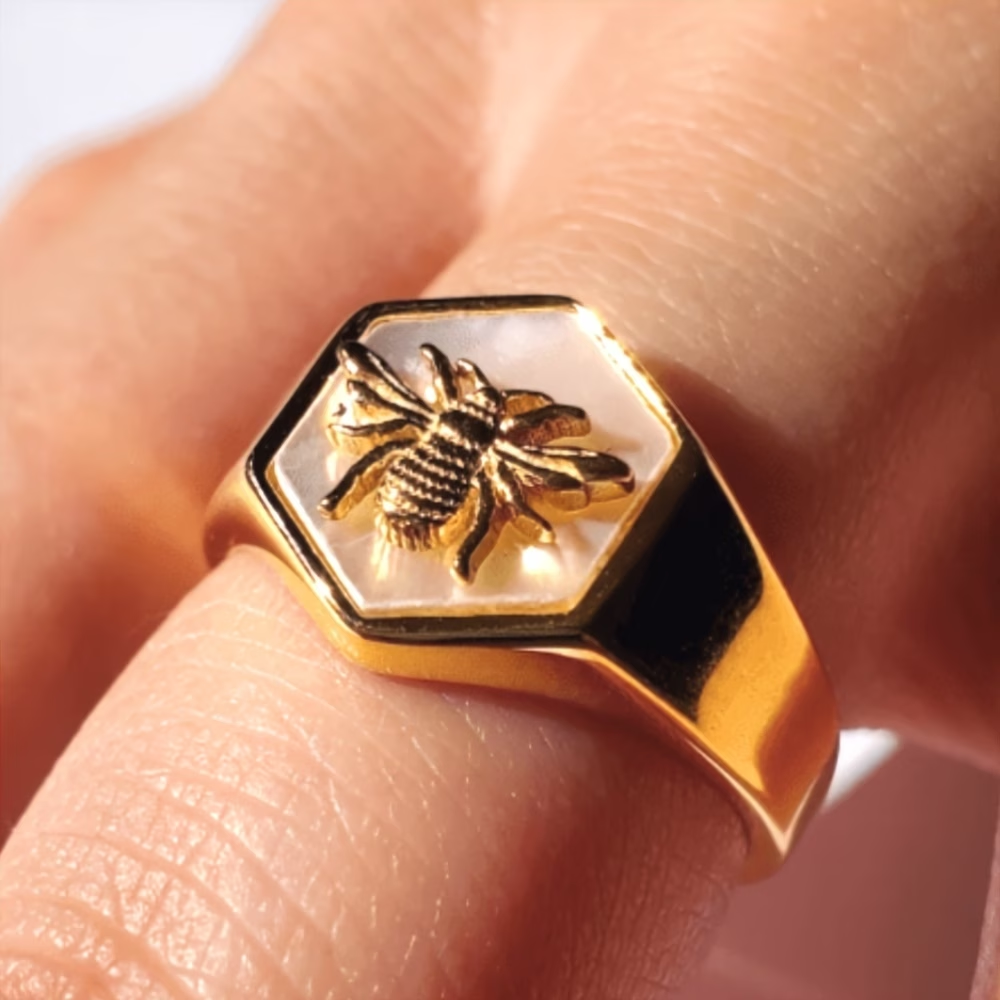 Bee Seal Gold Ring