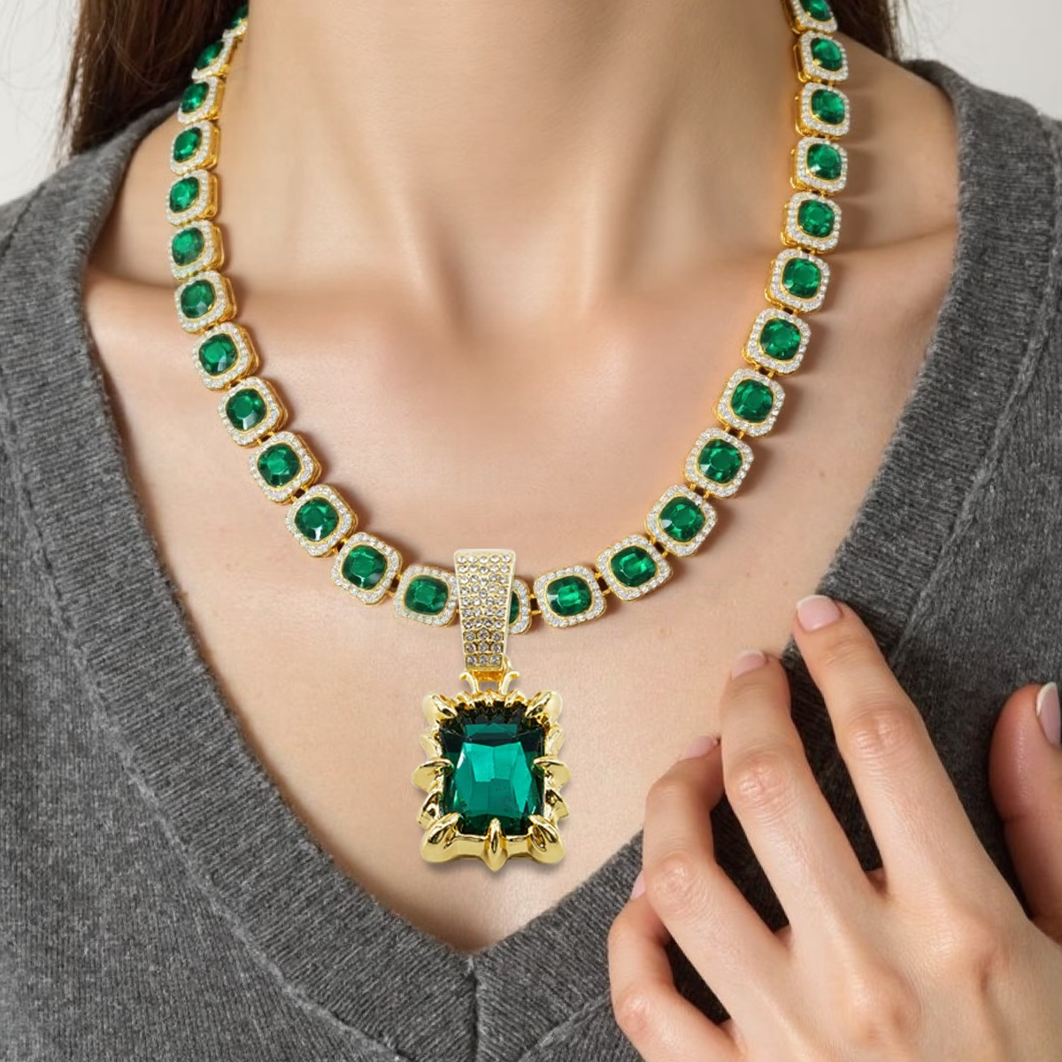 Luxury Golden Emerald Necklace