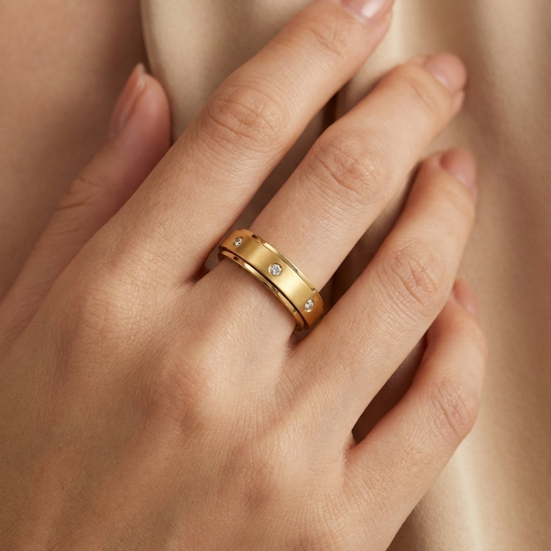 Spins Love Ring
