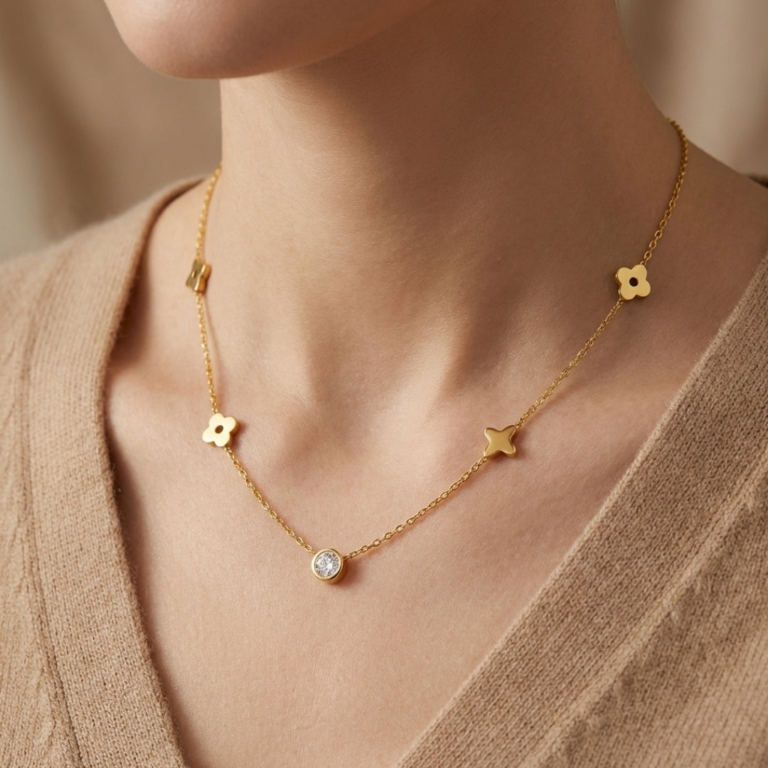 Carrie® Clover Chain