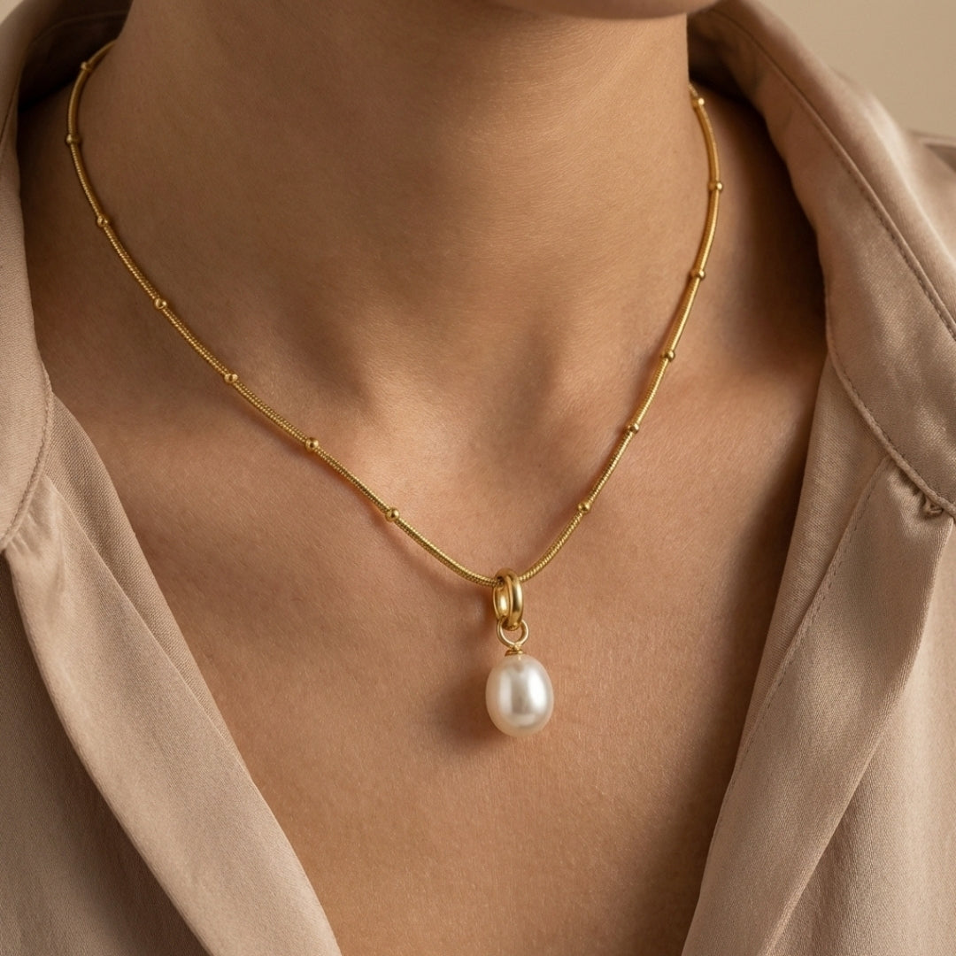 Isola Pearl Pendant Necklace